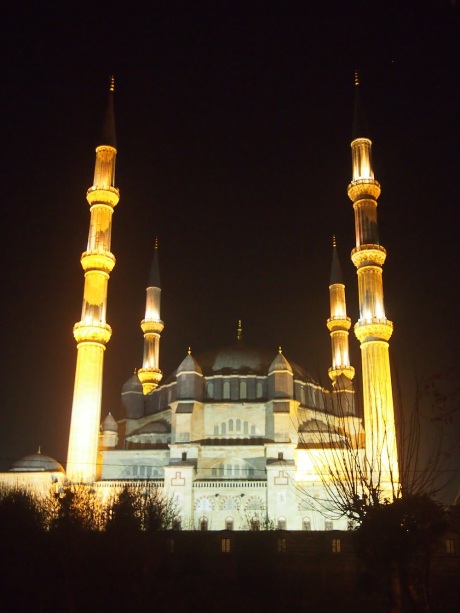 Selimiye mosque by night.